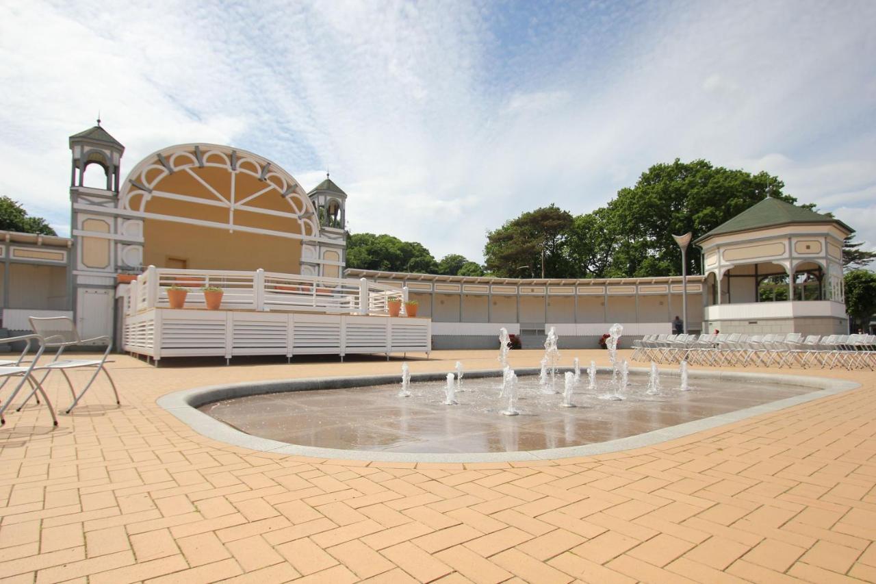Mit Meerblick Und Terrasse, Gratis Nutzung Vom Ahoi Erlebnisbad Und Sauna In Sellin - Meeresblick Fewo 68 Goehren  Buitenkant foto